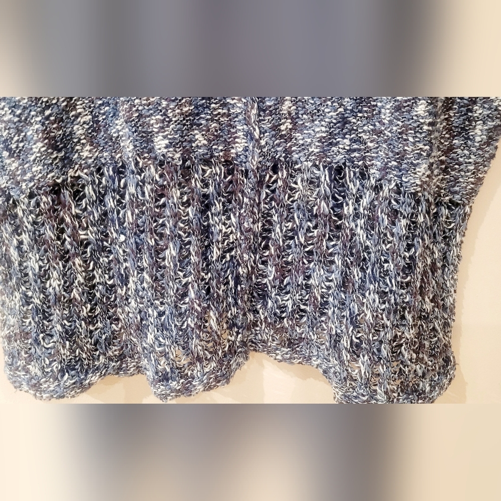 Free People Sweater. Size M - Picture 5 of 7